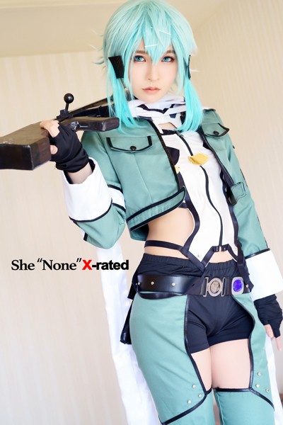 写真集|She’None’ X-rated 見る者を強引に惚れさせる美少女×スナイパー=ジャストフィットムチムチ感！！❤【—-】